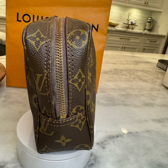 Louis Vuitton Monogram Trousse Toilette - Picture 8 of 14